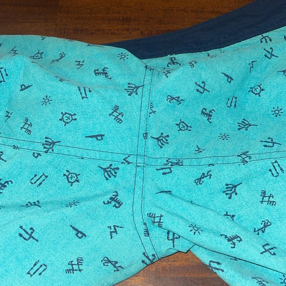 Patagonia M's Printed Wavefarer Mens Board Shorts. Size 40. 19’inches in length